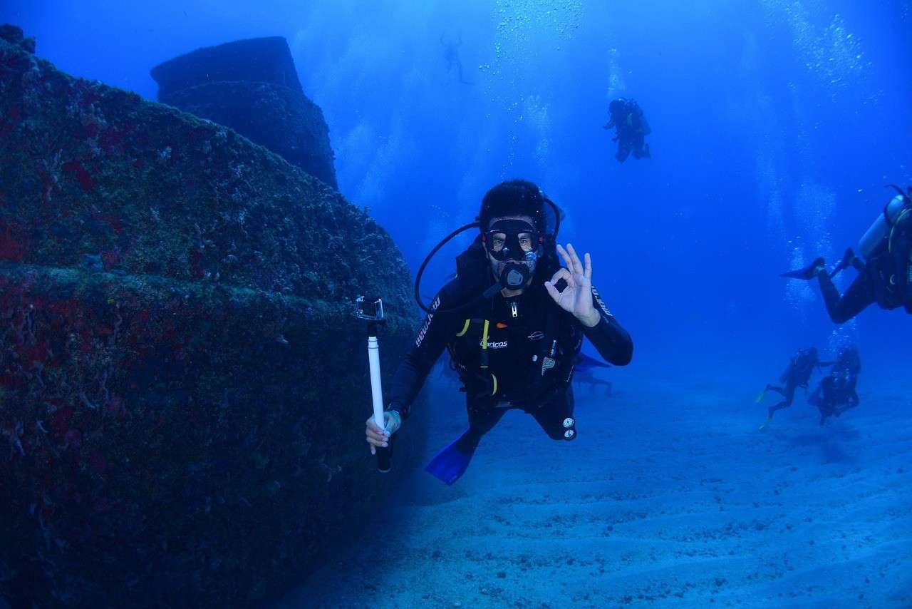 Deep Dive Dubai