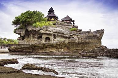 bali romantic candle light dinner