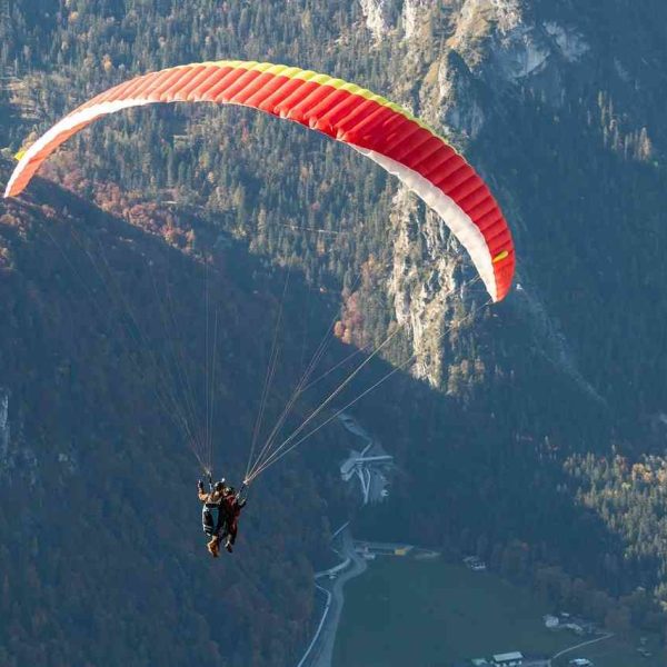 Skydiving 